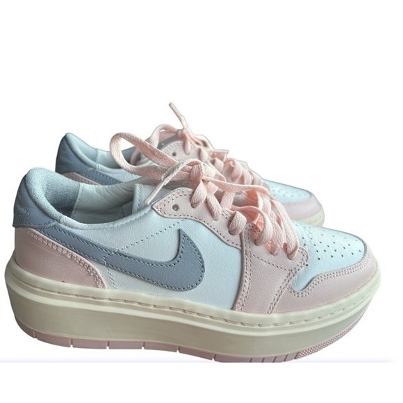 Nike Air Jordan 1 Mid SE Valentine's Day DH7004-600‎ Size 6.5 Women - Picture 1 of 7